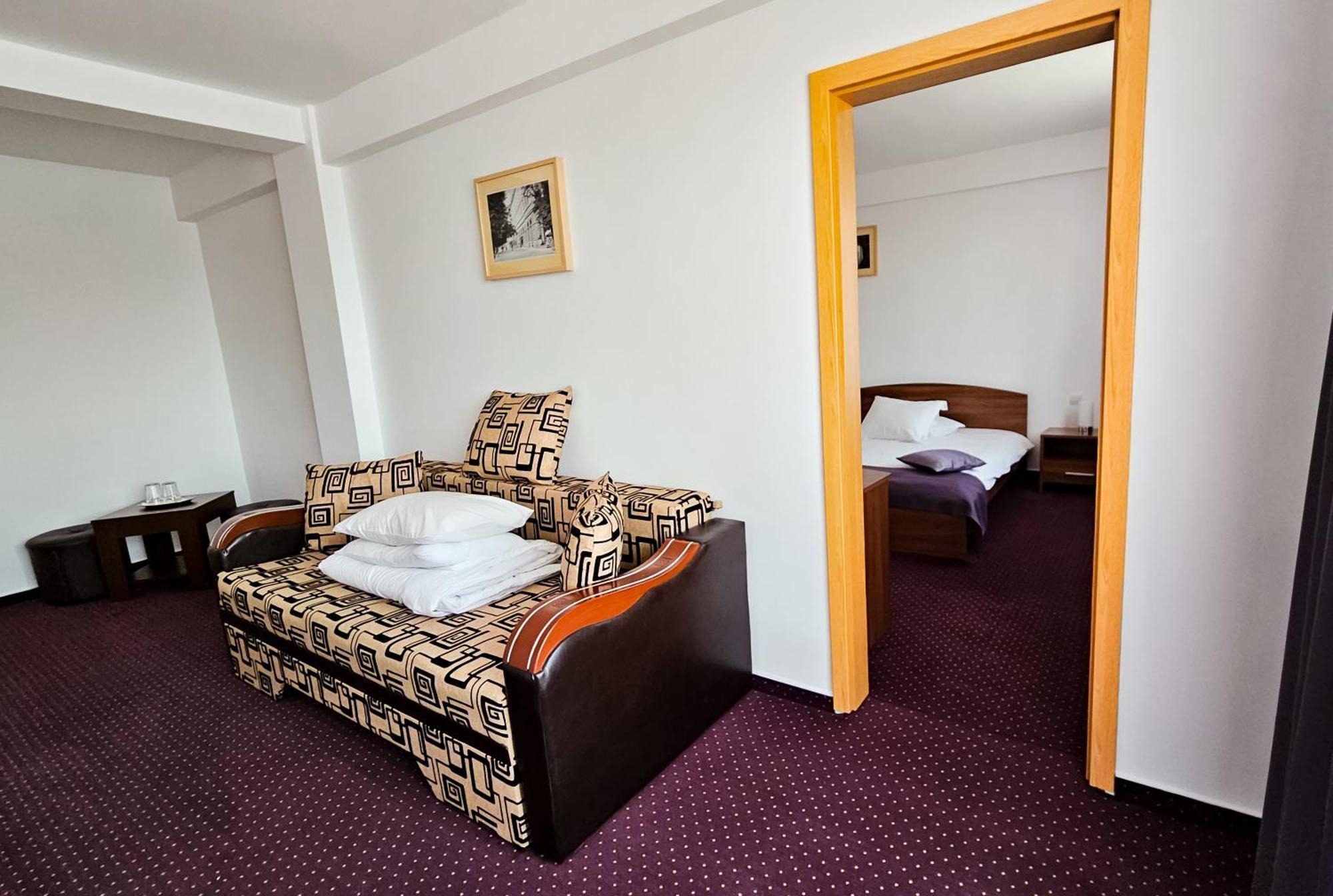 Hotel Eden Sibiu Esterno foto